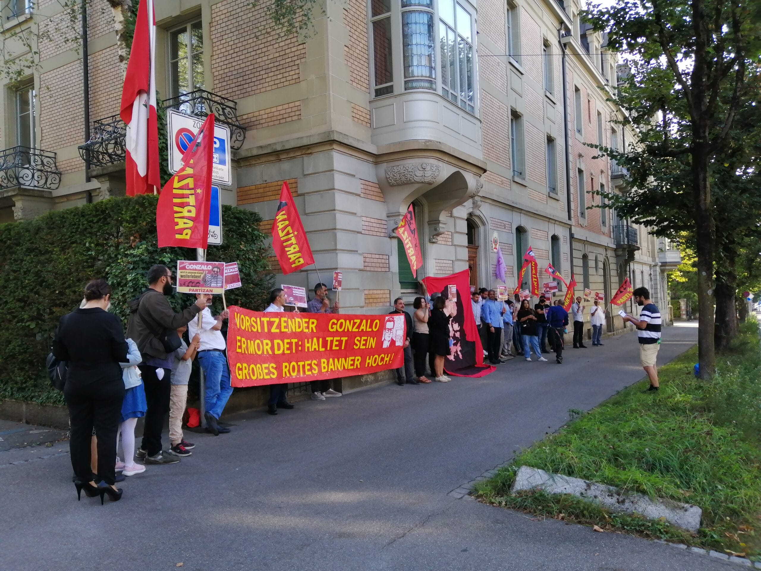 İsviçre’de Başkan Gonzalo’nun Katledilmesi Protesto Edildi!